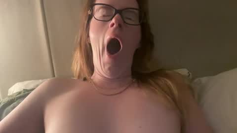 Snapshot of red_head_rosie_69 chatting on September 22, 4:25 am Rosie online show from September 22, 4:25 am