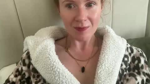 Snapshot of red_head_rosie_69 chatting on September 25, 9:02 am Rosie online show from September 25, 9:02 am