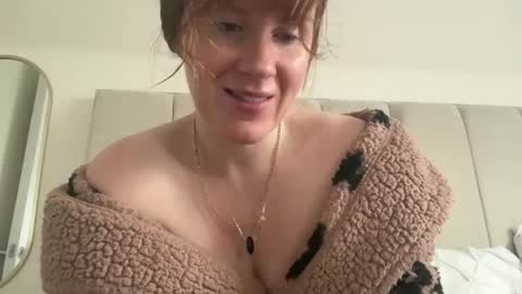 Snapshot of red_head_rosie_69 chatting on October 15, 9:20 am Rosie online show from October 15, 9:20 am