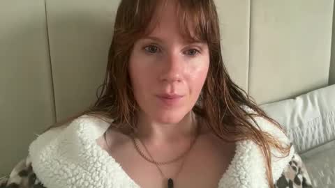 Snapshot of red_head_rosie_69 chatting on October 22, 8:47 am Rosie online show from October 22, 8:47 am