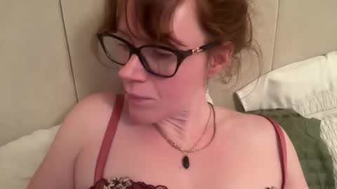 Snapshot of red_head_rosie_69 chatting on October 26, 7:09 pm Rosie online show from October 26, 7:09 pm