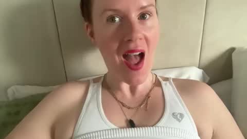 Snapshot of red_head_rosie_69 chatting on October 31, 8:04 am Rosie online show from October 31, 8:04 am