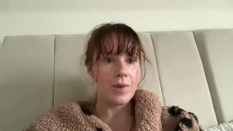 Snapshot of red_head_rosie_69 chatting on November 11, 9:31 am Rosie online show from November 11, 9:31 am