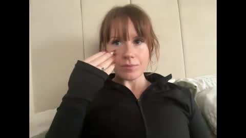 Snapshot of red_head_rosie_69 chatting on November 18, 9:47 am Rosie online show from November 18, 9:47 am