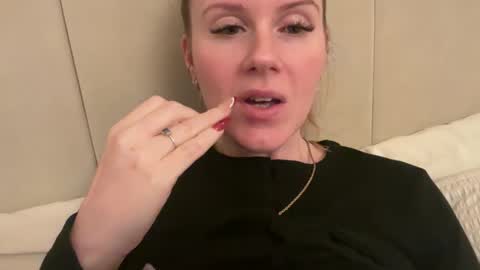 Snapshot of red_head_rosie_69 chatting on November 28, 8:33 pm Rosie online show from November 28, 8:33 pm