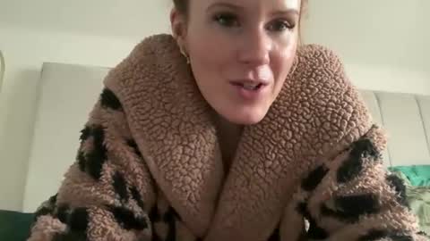 Snapshot of red_head_rosie_69 chatting on December 4, 10:13 am Rosie online show from December 4, 10:13 am