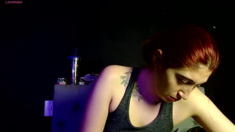 IG   OF red moonn online show from January 7, 4:48 am