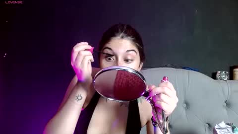 IG   OF red moonn online show from February 24, 5:16 am