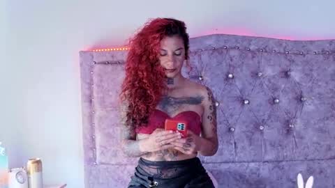 Instagram Valerie yourdream online show from December 22, 5:21 pm