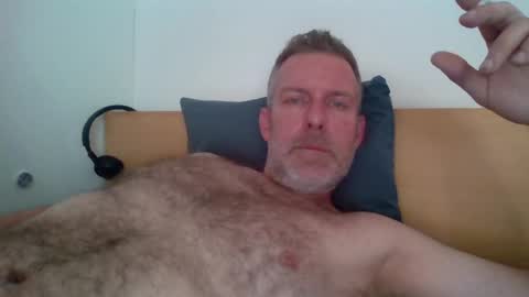 Snapshot of redandbluecloud chatting on June 26, 7:24 am Red online show from June 26, 7:24 am