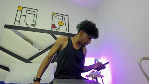 redbryan_ebano online show from October 17, 7:38 pm