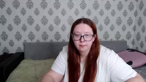 Snapshot of redchloee chatting on October 14, 12:06 pm Chloe online show from October 14, 12:06 pm
