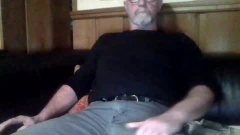 redfox60010 online show from April 20, 10:33 pm