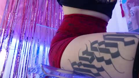 Snapshot of redgirrl_77 chatting on April 28, 11:59 am Mere online show from April 28, 11:59 am