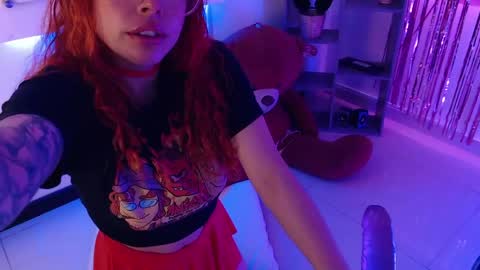 Snapshot of redgirrl_77 chatting on May 27, 12:02 pm Mere online show from May 27, 12:02 pm
