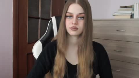 Lily online show from April 2, 2:09 am