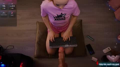 Snapshot of redhead_shark chatting on November 8, 1:22 pm Redhead Shark online show from November 8, 1:22 pm