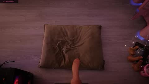 Redhead Shark online show from January 18, 1:15 pm