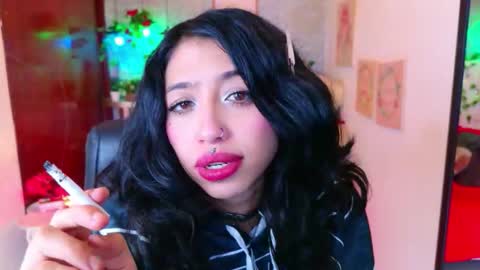 Lili Lopez online show from January 8, 8:00 pm