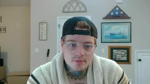 Snapshot of redinthebed chatting on March 12, 3:46 am InkedGinger online show from March 12, 3:46 am