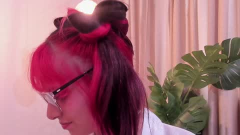 Meloddy online show from February 4, 10:45 pm