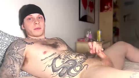 Snapshot of redrumbackwards chatting on December 29, 12:09 am redrum online show from December 29, 12:09 am