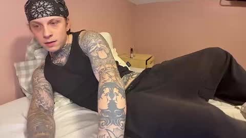 Snapshot of redrumbackwards chatting on September 11, 4:45 am redrum online show from September 11, 4:45 am