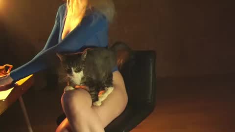 Red online show from February 16, 5:15 pm