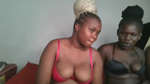 Snapshot of reenie_barbie chatting on February 22, 9:12 am barbie online show from February 22, 9:12 am