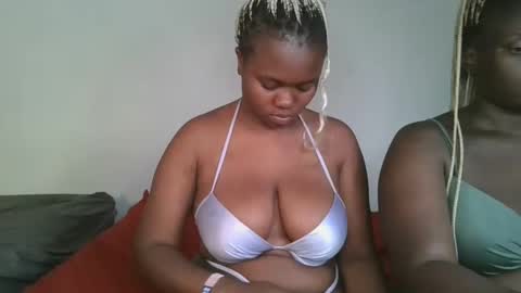 Snapshot of reenie_barbie chatting on February 24, 3:23 am barbie online show from February 24, 3:23 am