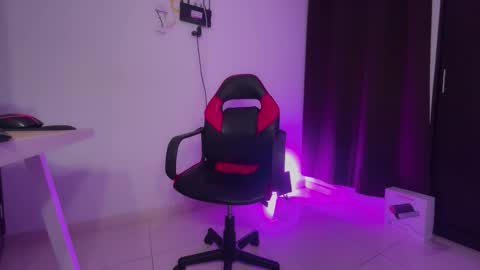 regina_mills_milk online show from January 9, 1:52 am