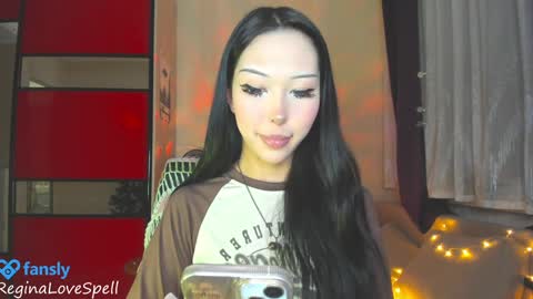 Snapshot of reginainspace chatting on February 2, 9:34 pm  Regina online show from February 2, 9:34 pm