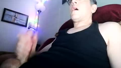 Snapshot of regularguy20 chatting on January 14, 8:09 am regularguy20 online show from January 14, 8:09 am