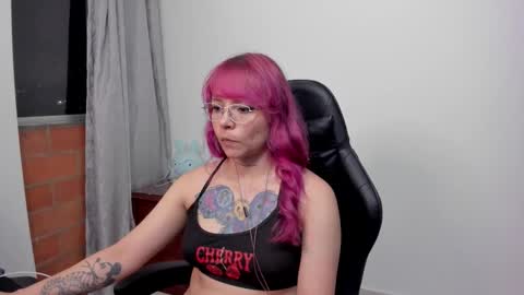 Snapshot of rei_jey chatting on January 7, 4:26 am Reid Green online show from January 7, 4:26 am