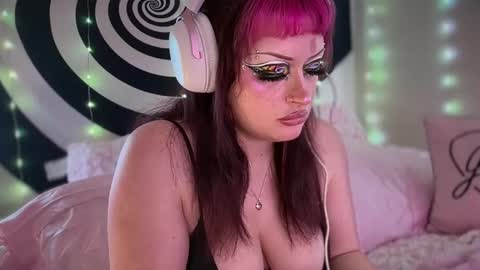 reiannmay online show from June 4, 6:52 am