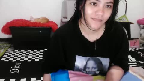 Snapshot of reign2525 chatting on February 9, 7:56 am reign2525 online show from February 9, 7:56 am