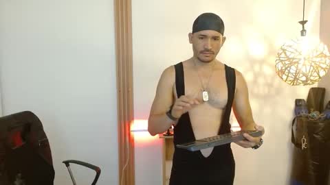   REIKO  online show from November 5, 2:50 pm