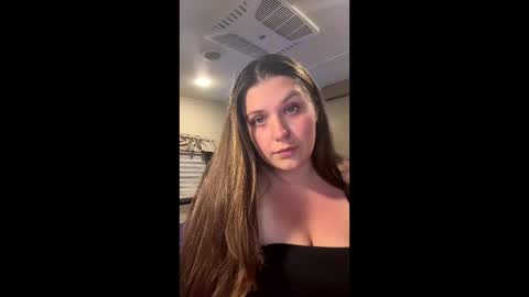 Snapshot of reilyharper452 chatting on June 7, 1:43 am reilyharper452 online show from June 7, 1:43 am