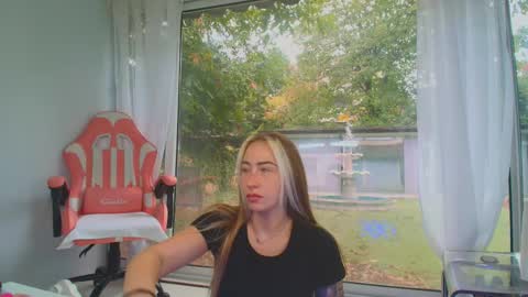 reina cummings online show from October 2, 6:53 am