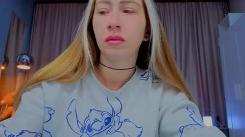 reina cummings online show from November 23, 6:35 am