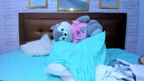 Snapshot of reina_loren chatting on January 26, 12:48 am reina_loren online show from January 26, 12:48 am