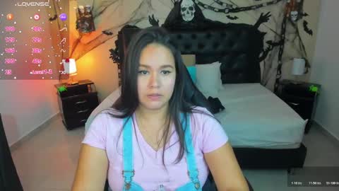 Snapshot of reina_loren chatting on November 1, 9:28 pm reina_loren online show from November 1, 9:28 pm