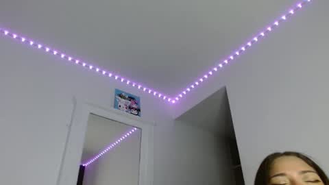 Snapshot of reina_reina chatting on September 27, 12:04 am reina_reina online show from September 27, 12:04 am