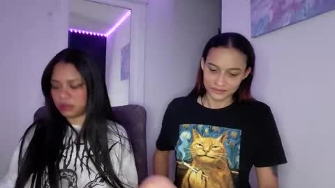 reina_reina online show from April 4, 5:06 am