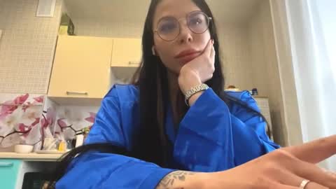 Emma online show from November 19, 7:52 am