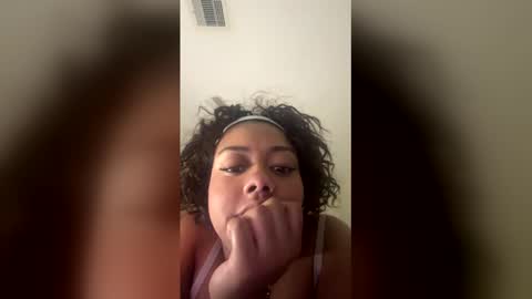 Snapshot of reinarica chatting on April 29, 5:11 am reinarica online show from April 29, 5:11 am