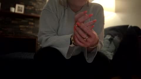 Snapshot of remmissecrets chatting on December 3, 5:09 am remmissecrets online show from December 3, 5:09 am