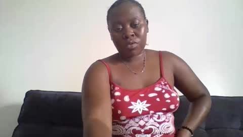 Snapshot of remmy_luna chatting on May 24, 10:42 am Remmy luna online show from May 24, 10:42 am