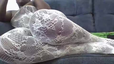Snapshot of remmy_luna chatting on May 26, 11:12 pm Remmy luna online show from May 26, 11:12 pm