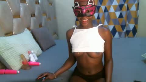 remmyqueen online show from April 18, 5:22 am